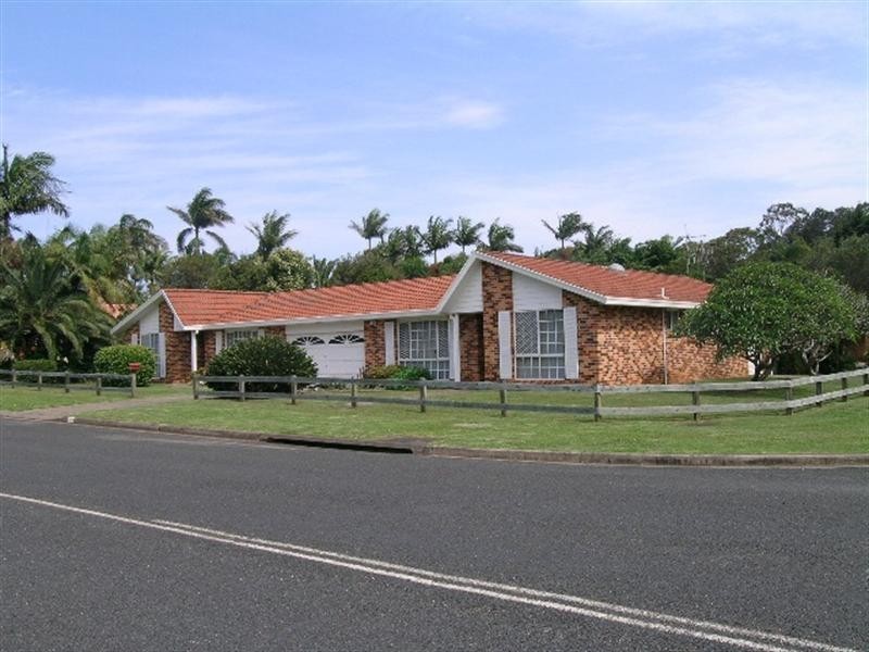 2/212 Matthew Flinders Drive, Port Macquarie NSW 2444