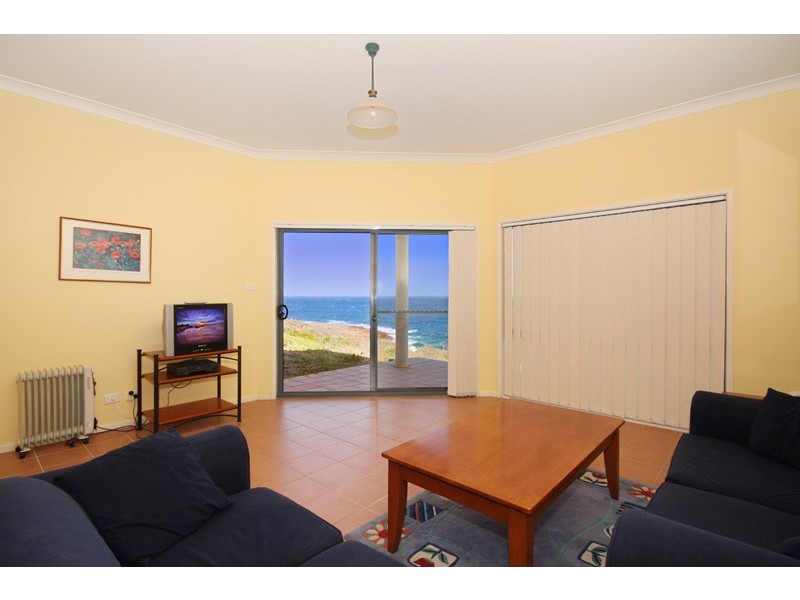 4b Ocean Street, Fishermans Bay NSW 2316