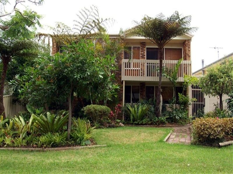 8 Kent Gardens, Soldiers Point NSW 2317