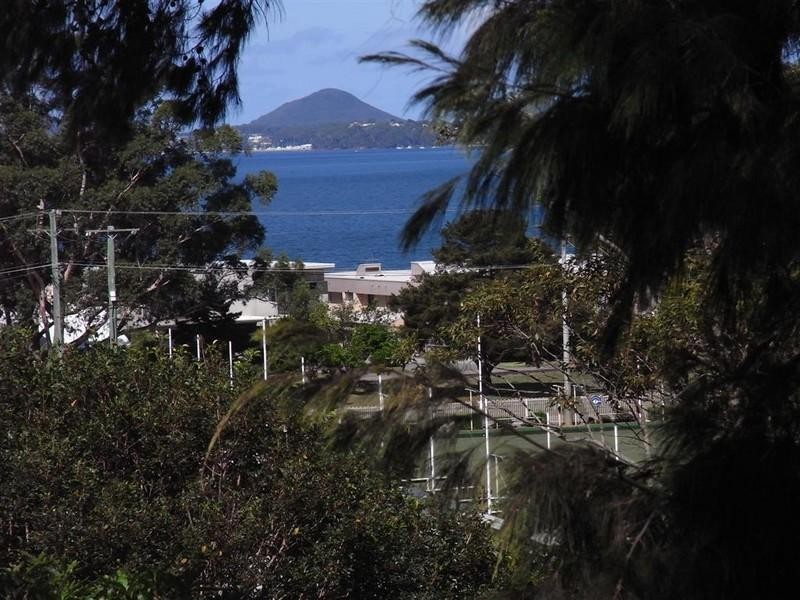 8 Grandview Close, Soldiers Point NSW 2317