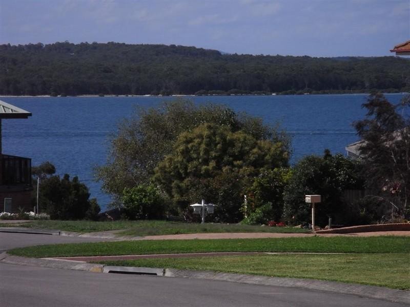 8 Grandview Close, Soldiers Point NSW 2317