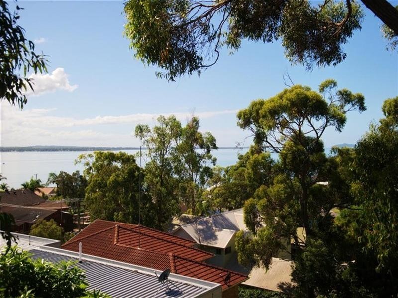 1/18 Vista Avenue, Soldiers Point NSW 2317