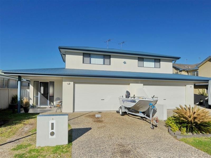 15 Whitesands Road, Fingal Bay NSW 2315