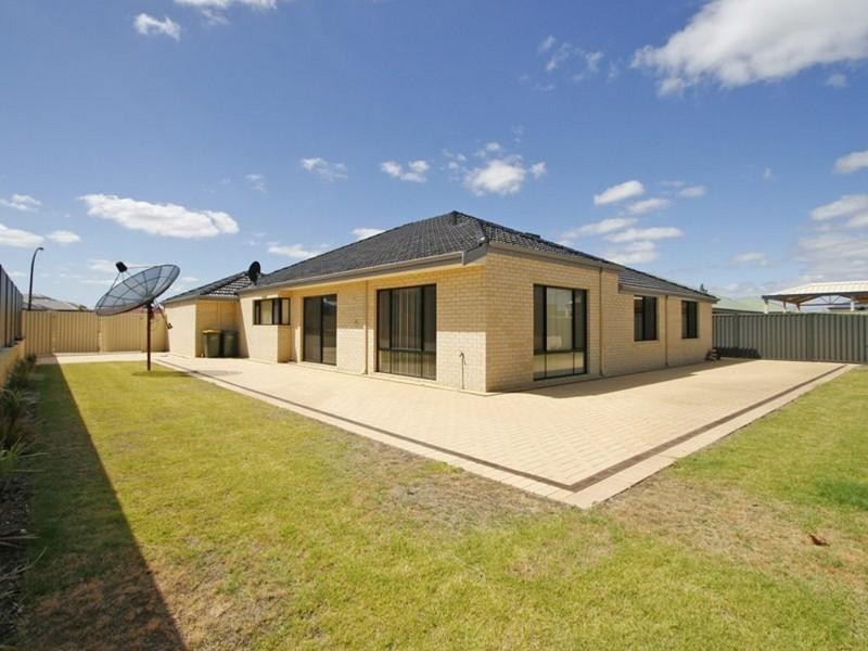 15 Amethyst Parkway, Aveley WA 6069