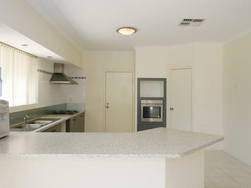 15 Amethyst Parkway, Aveley WA 6069