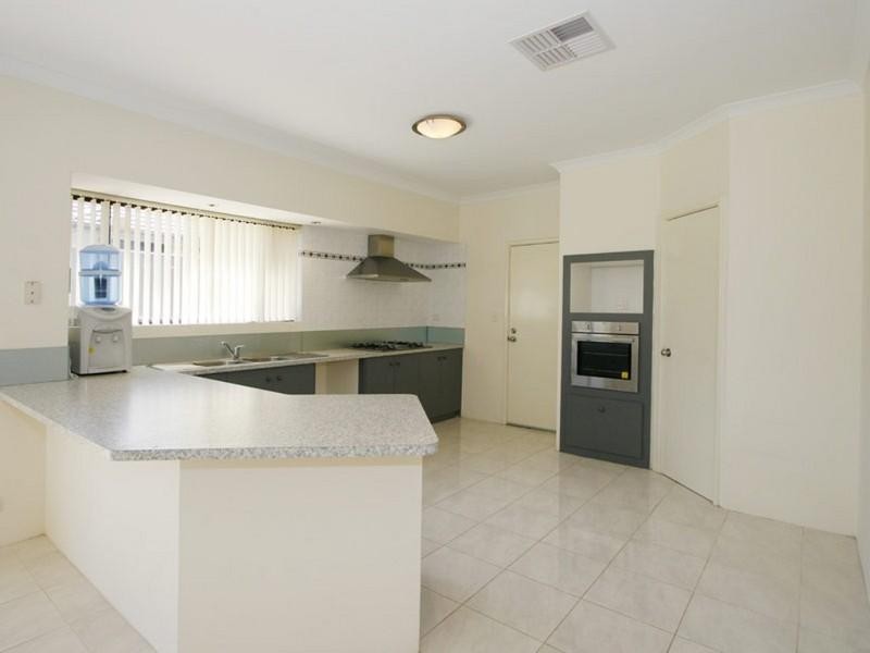 15 Amethyst Parkway, Aveley WA 6069