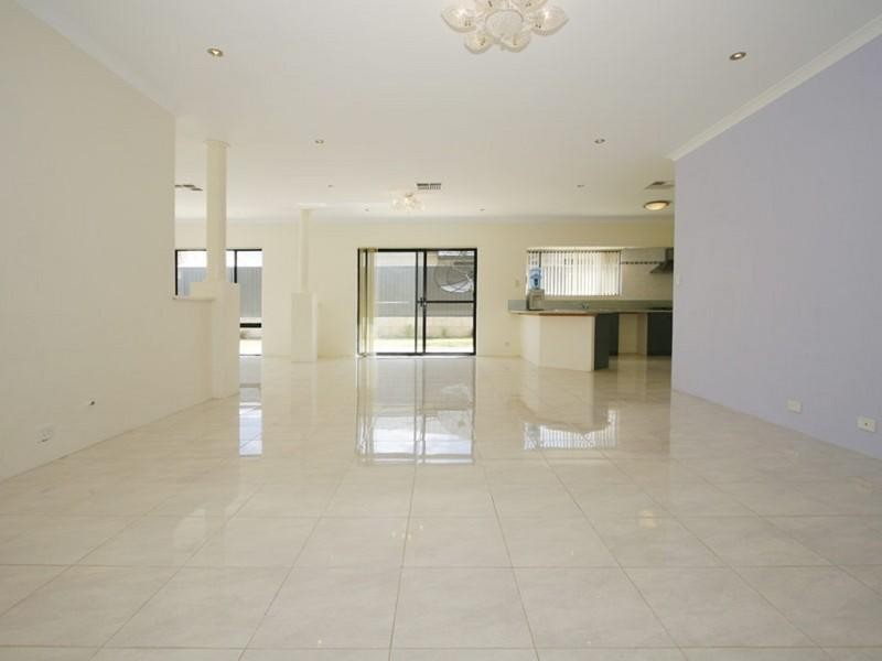 15 Amethyst Parkway, Aveley WA 6069
