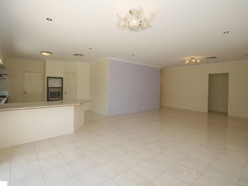 15 Amethyst Parkway, Aveley WA 6069