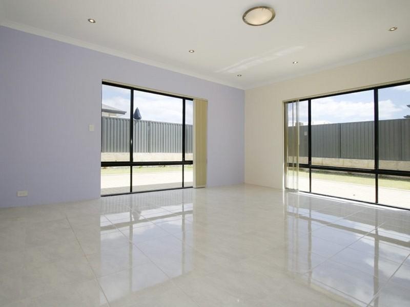 15 Amethyst Parkway, Aveley WA 6069