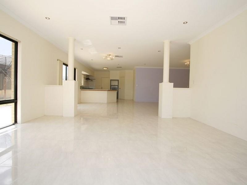 15 Amethyst Parkway, Aveley WA 6069