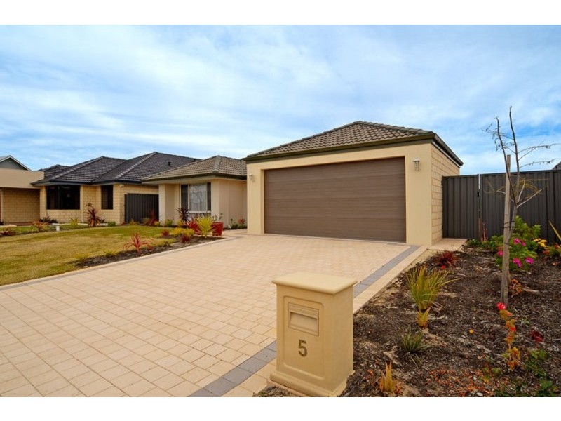5 Corich Pass, Aveley WA 6069