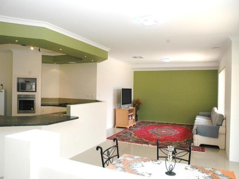 28 Neary Boulevard, Aveley WA 6069