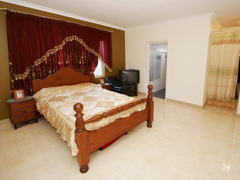 68 Wintergreene Drive, Beechboro WA 6063