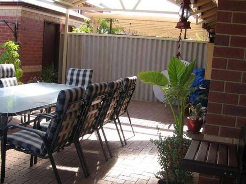 24/8 Garnsworthy Place, Bassendean WA 6054