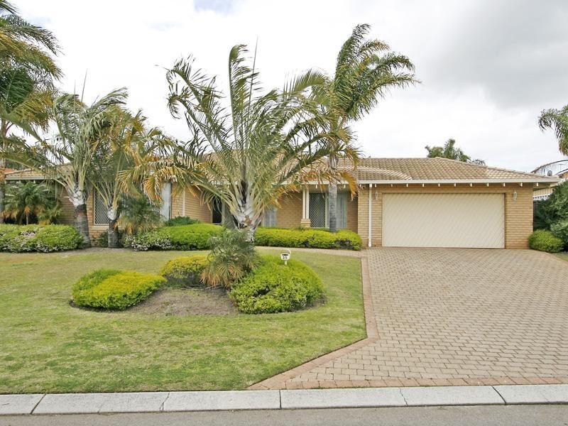 35 Roseheath Boulevard, Kiara WA 6054