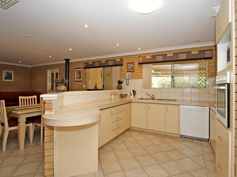 35 Roseheath Boulevard, Kiara WA 6054