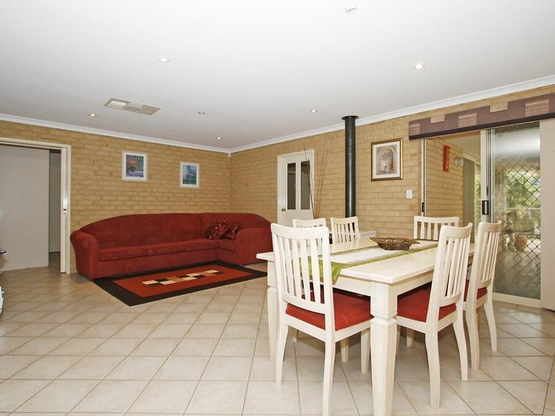 35 Roseheath Boulevard, Kiara WA 6054