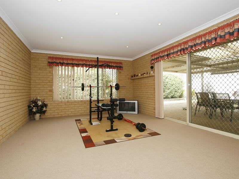 35 Roseheath Boulevard, Kiara WA 6054