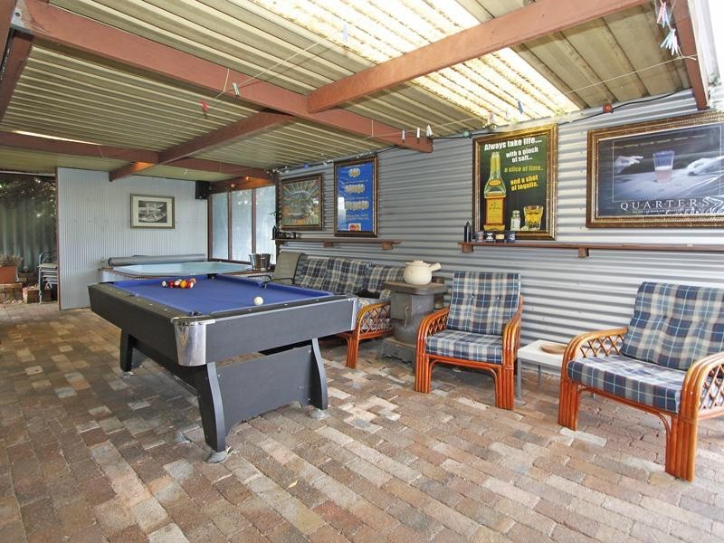 15 Blackthorn Road, Eden Hill WA 6054