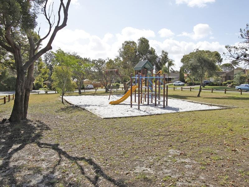 15 Blackthorn Road, Eden Hill WA 6054