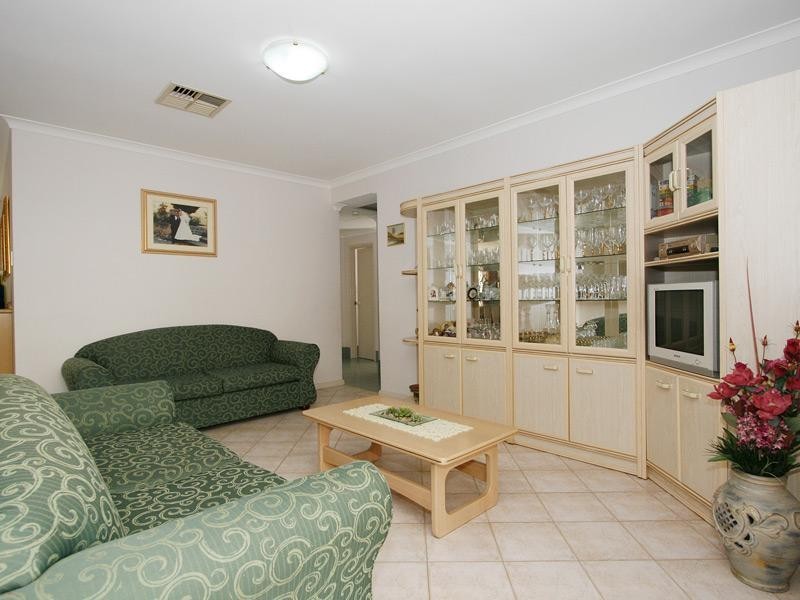 24 Penlea Glade, Kiara WA 6054