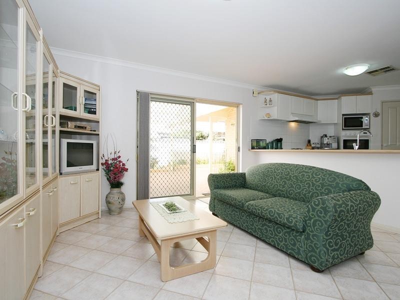 24 Penlea Glade, Kiara WA 6054