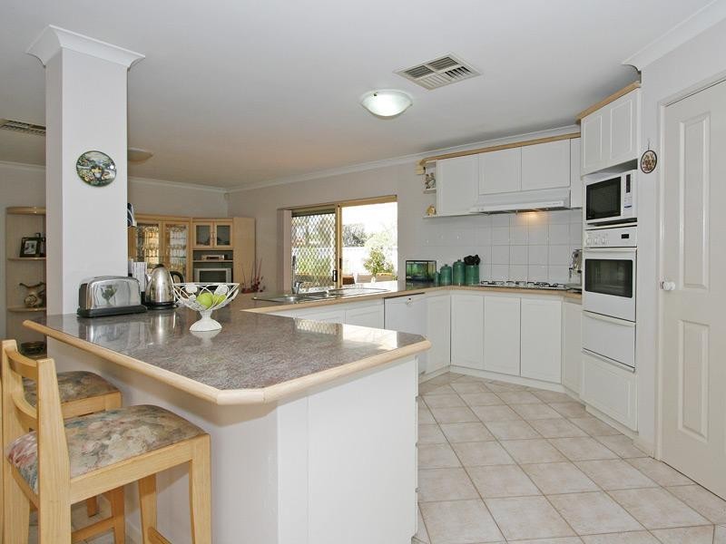 24 Penlea Glade, Kiara WA 6054