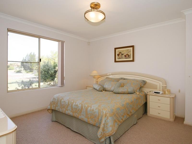 24 Penlea Glade, Kiara WA 6054