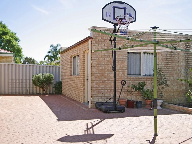 24 Penlea Glade, Kiara WA 6054