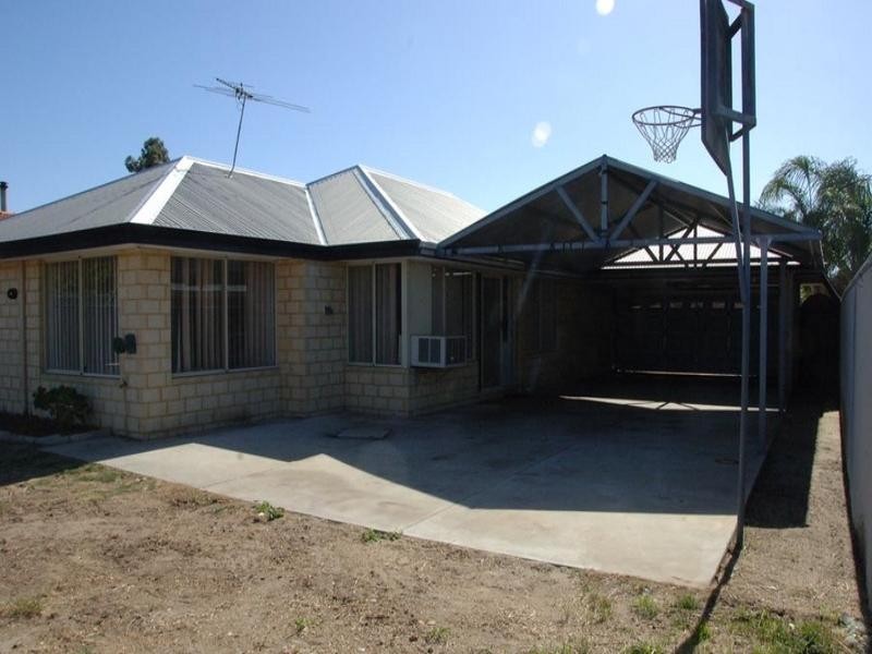 22 Weddall Road, Lockridge WA 6054