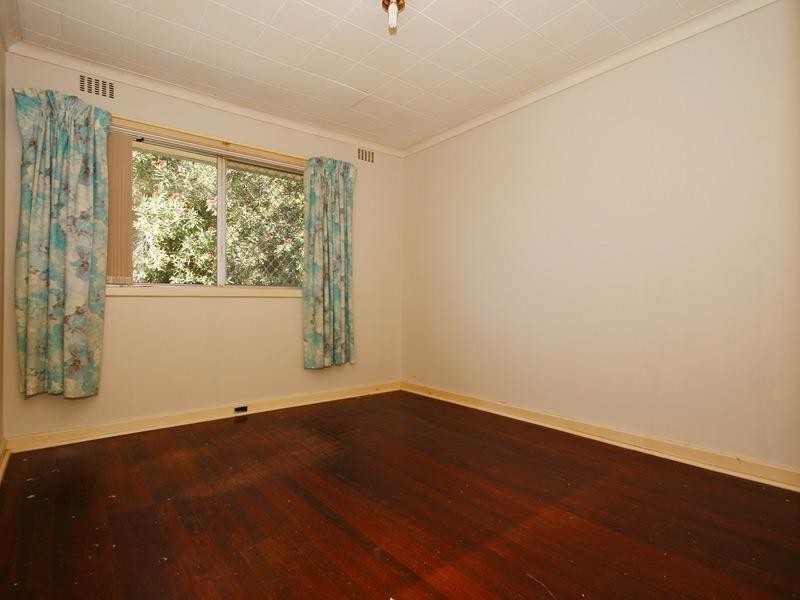 71 Sturtridge Road, Lockridge WA 6054