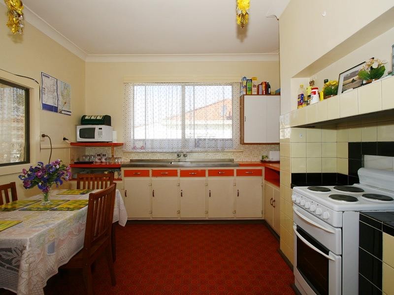 100 Second Avenue, Bassendean WA 6054