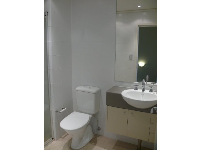 76 Anzac Parade, Kensington NSW 2033