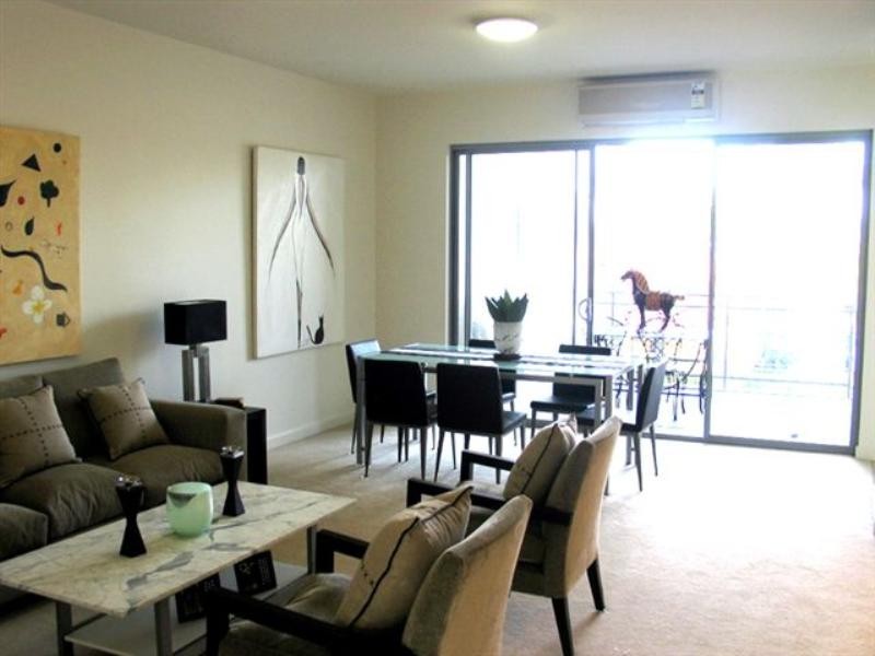 76 Anzac Parade, Kensington NSW 2033