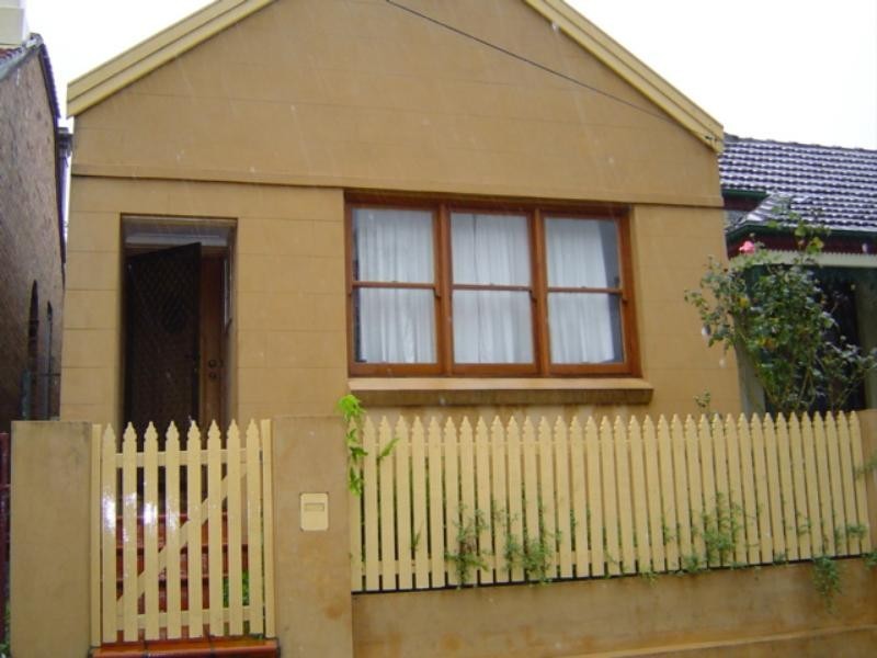 4 Percival Road, Stanmore NSW 2048