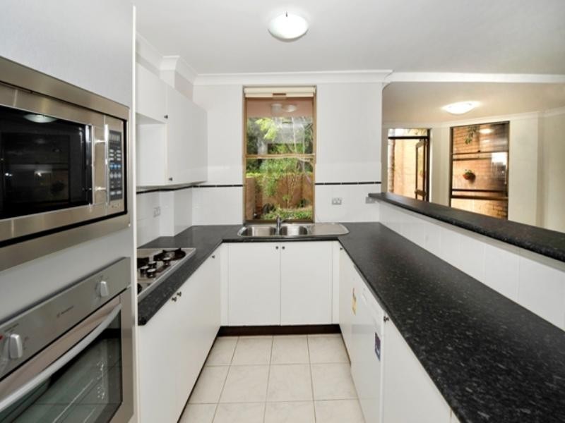 13/4-8 Edgecumbe Avenue, Coogee NSW 2034