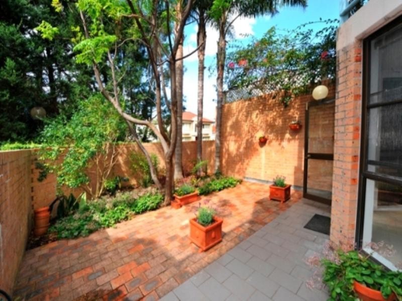 13/4-8 Edgecumbe Avenue, Coogee NSW 2034