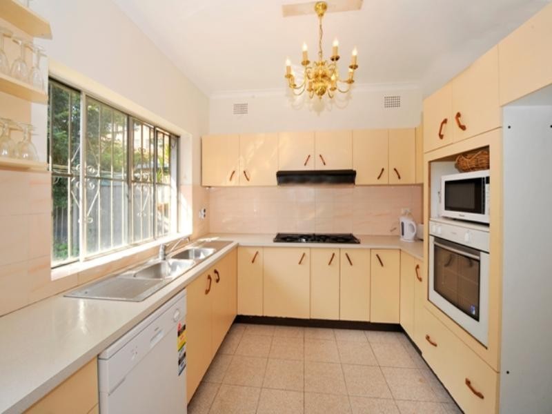 8 Fraser Avenue, Pagewood NSW 2035