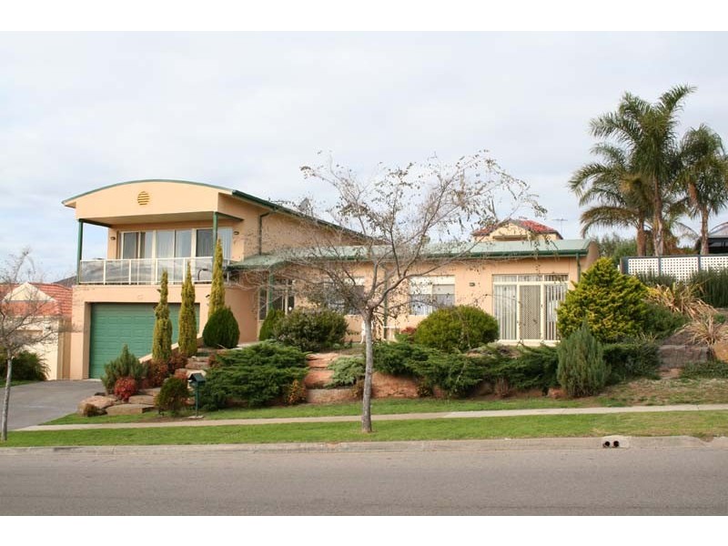 5 Freebairn Drive, Hallett Cove SA 5158