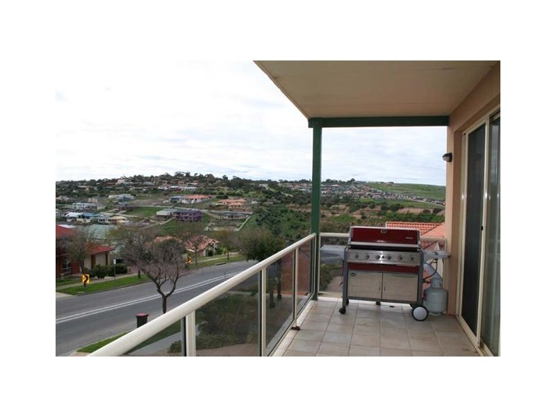 5 Freebairn Drive, Hallett Cove SA 5158