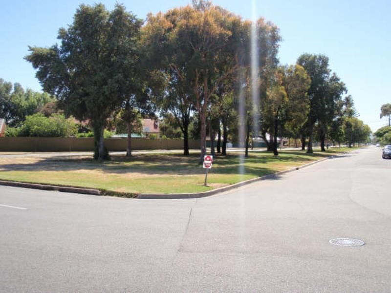 17b HMAS Australia Road, Henley Beach South SA 5022