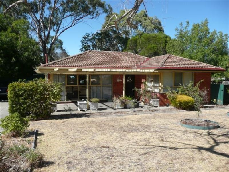 10 Beaconsfield Road, Eden Hills SA 5050