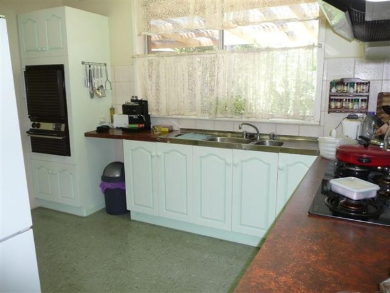 10 Beaconsfield Road, Eden Hills SA 5050