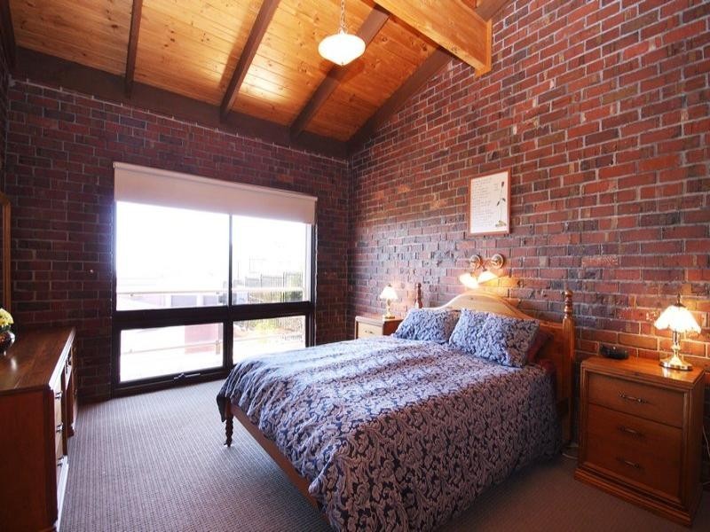 11 Caralue Road, Marino SA 5049