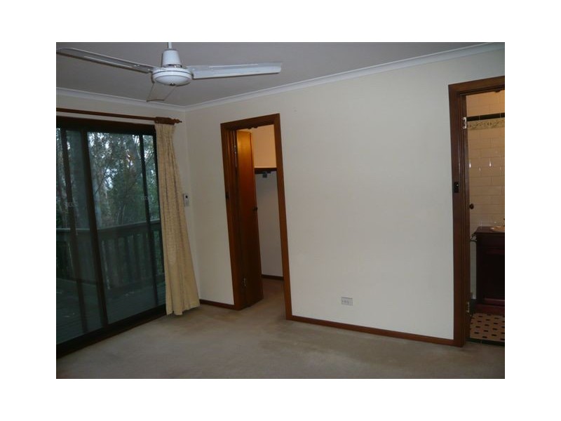 1 Mount Malvern Road, Aberfoyle Park SA 5159