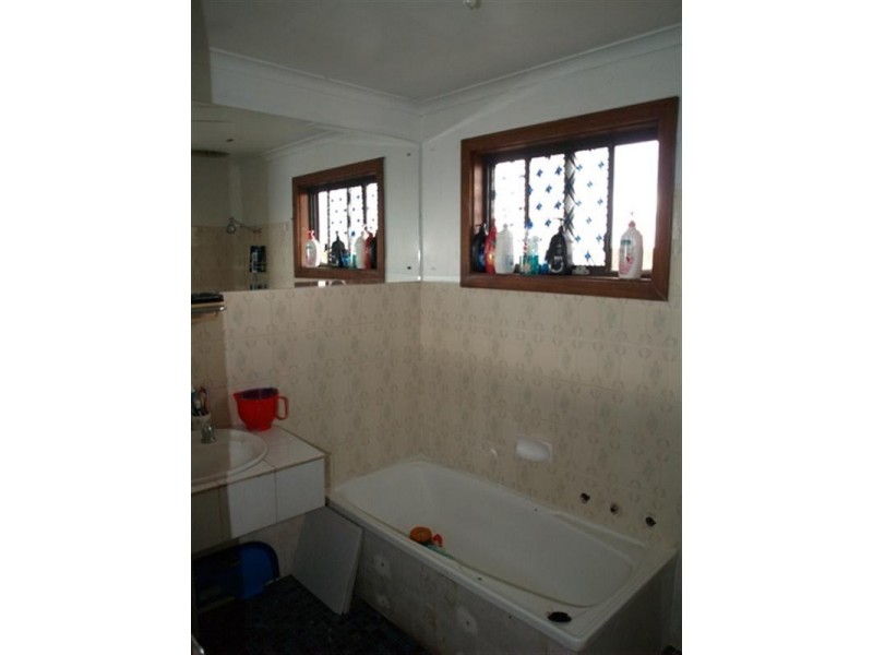 4 Borroughs Road, Waikerie SA 5330