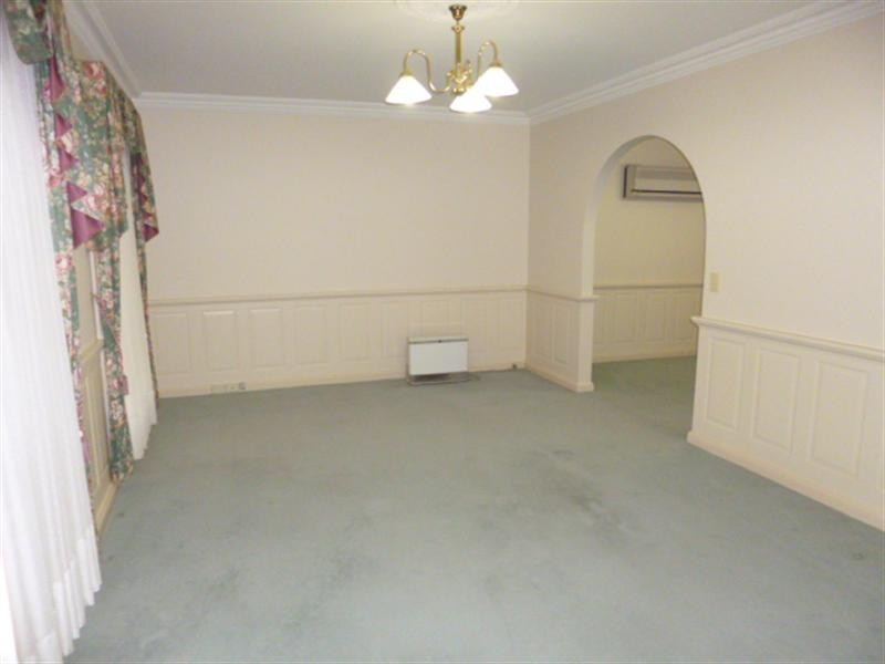 17 Hall Crescent, Loxton SA 5333