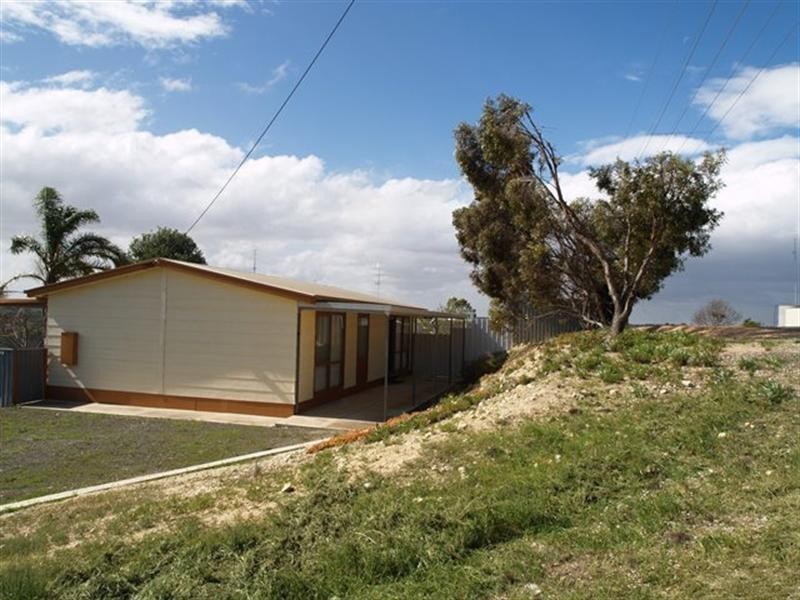 30 Acland Street, Blanchetown SA 5357