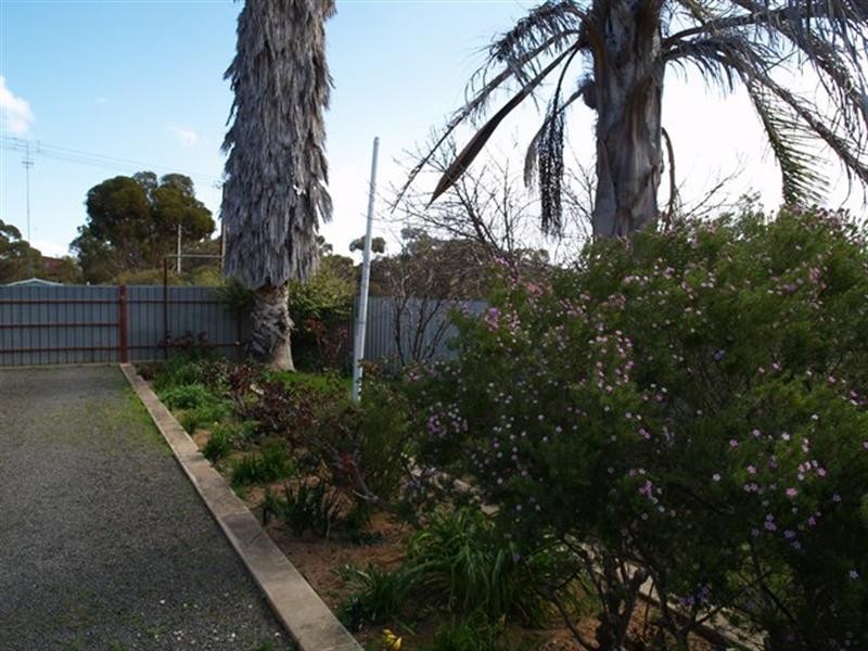 30 Acland Street, Blanchetown SA 5357