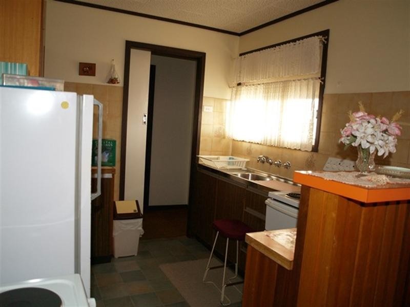 30 Acland Street, Blanchetown SA 5357